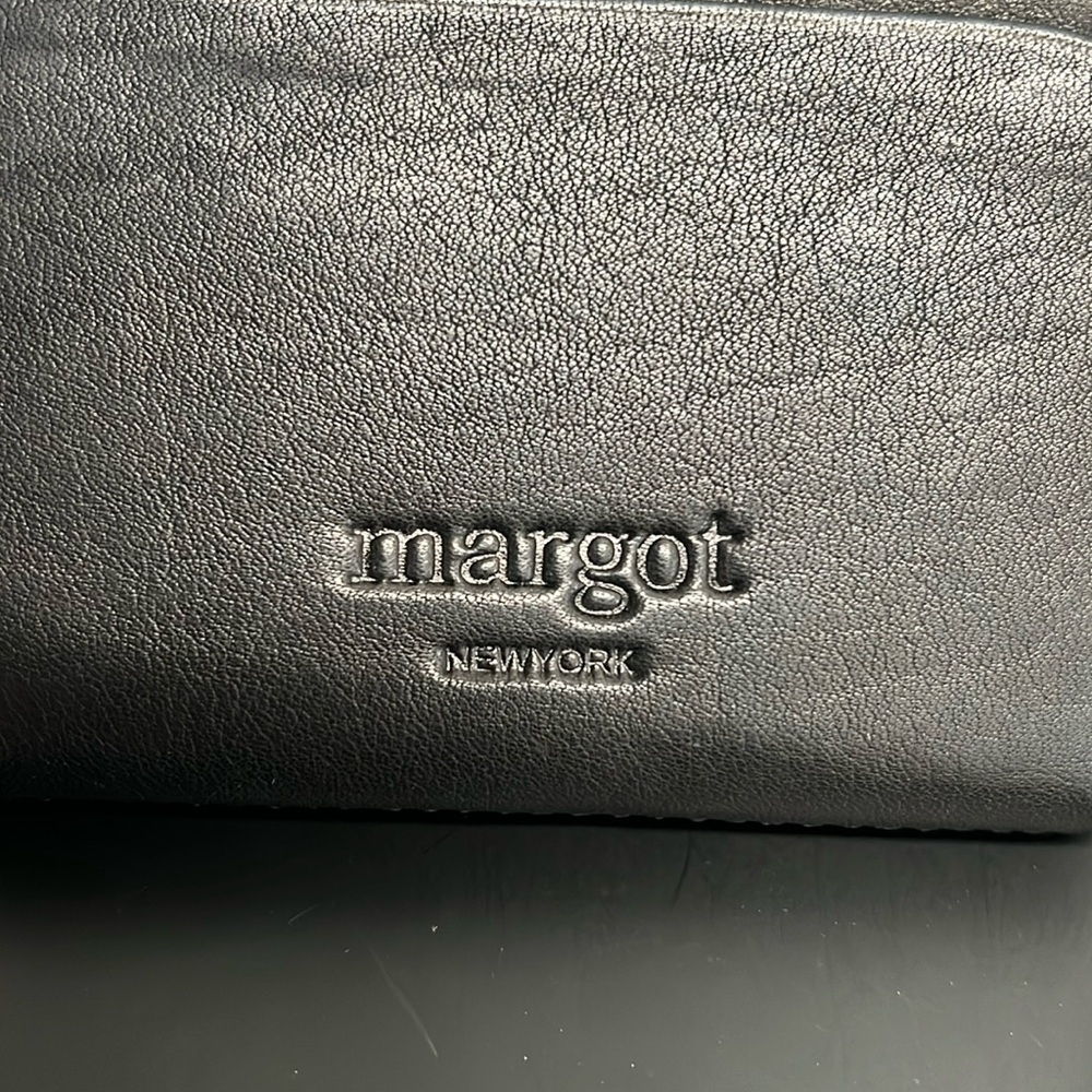 Margot New York | “Dana” Small Zip Around Leather Wallet - Picture 2 of 9